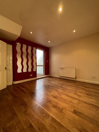 3 Bed Terraced House To Rent Cromwell Road, Hayes Ub3