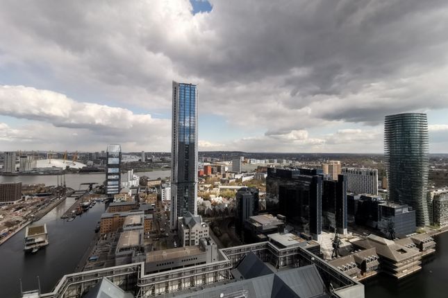 Flat to rent in Hampton Tower, Marsh Wall, Canary Wharf