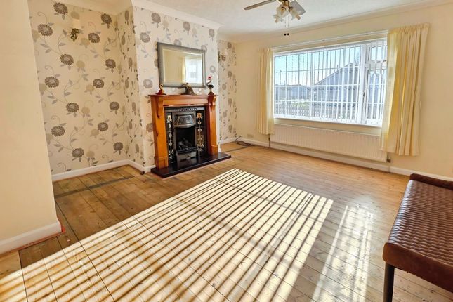 8, Springfield Road, Ruskington photo 2
