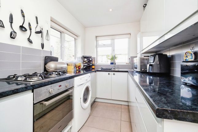 Maisonette for sale in River Way, Loughton, Essex