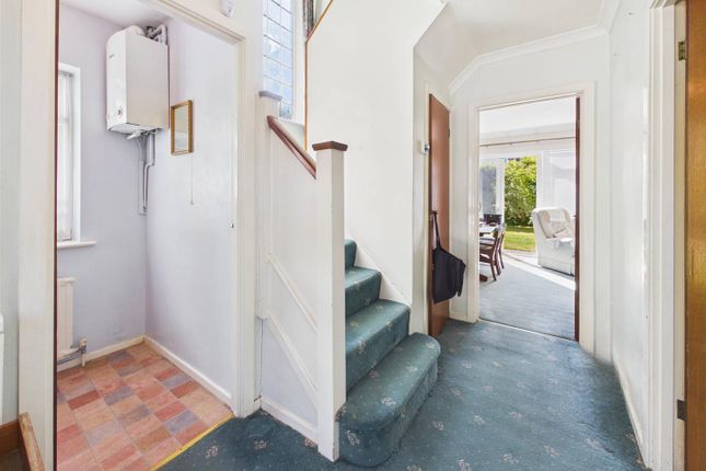 24, Betley Court, Walton-On-Thames photo 3