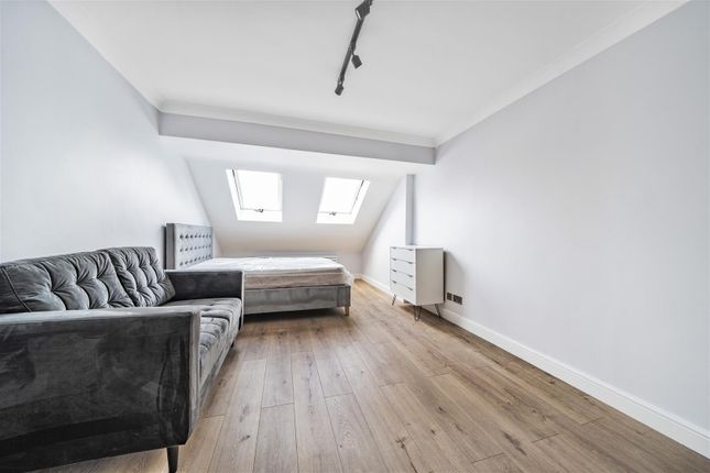 Thumbnail Room to rent in Maygrove Road, London