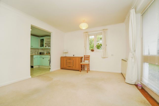 3, Regency Gardens, Cheltenham photo 4
