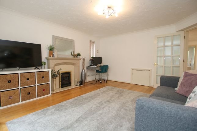 20, Burghley Rise, Burwell photo 2