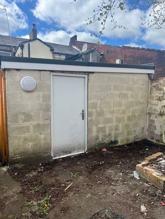 Parking/garage to rent in New Chapel Street, Blackburn