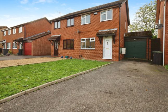 2-bed house on 18 Portesham Gardens, Bournemouth, £1,450/mo