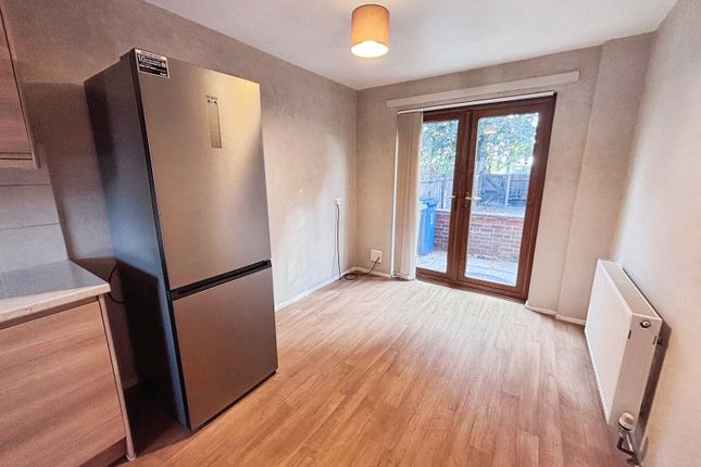 9, Caesar Court, Hampshire photo 3