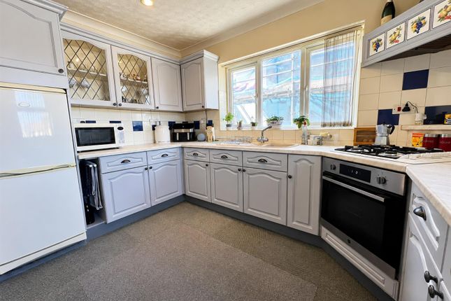 9A, Marine Parade East, Lee-On-The-Solent photo 4