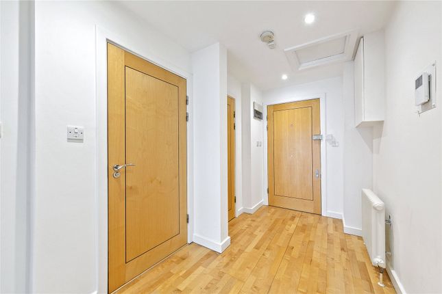 Flat for sale in Petersham Road, Richmond