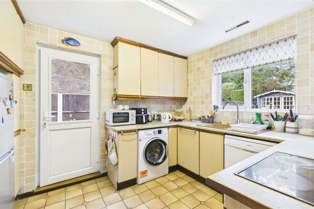 12, Claydon Road, Surrey photo 4