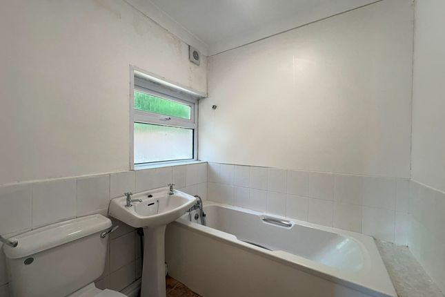 Flat 1 Southend, Pennant Street, Ebbw Vale, Ebbw Vale photo 3