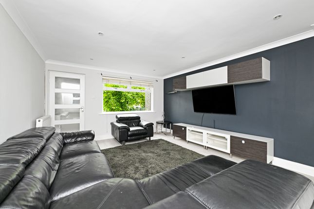 75, Ravenswood Avenue, The Inch, EDINBURGH photo 2