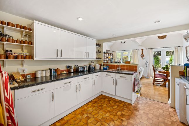 12, Leith Road, Dorking photo 4