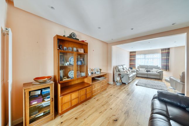 140, Canterbury Road, Harrow photo 3