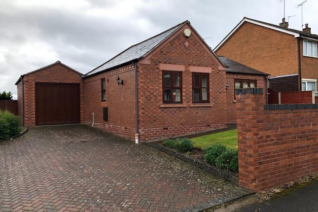 Bungalow to rent in Lodge Road, Stourport-On-Severn