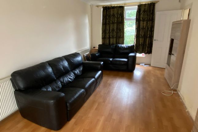 9 Sandringham Green, Leeds photo 3