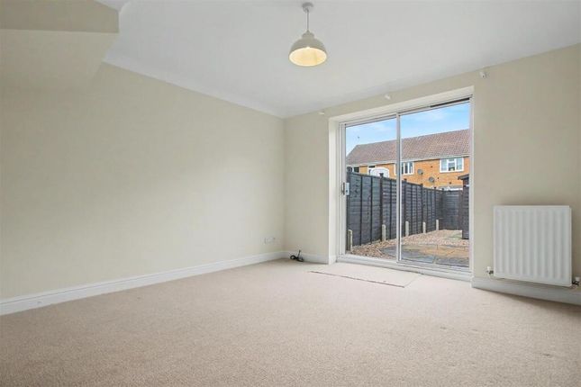 6, Harlech Court, Kettering photo 4
