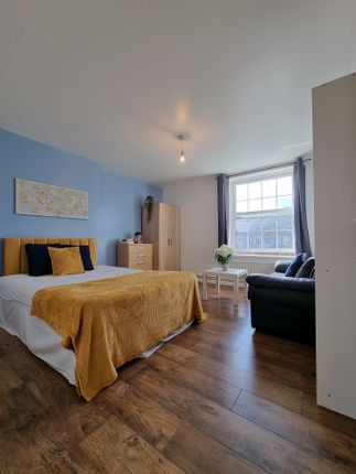 10 Hollybush House, Hollybush Gardens , London photo 5