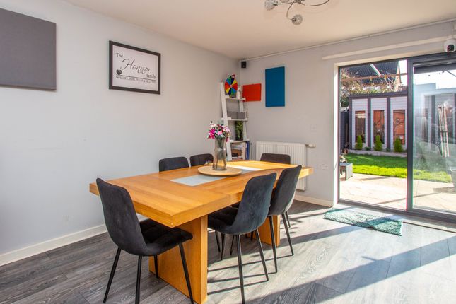 29, Catlin Way, Rushden photo 5