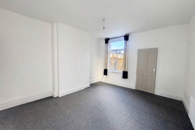 Holmsley Street, Burnley photo 3