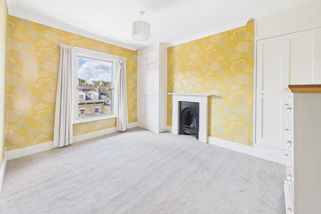 Cam02545G0-Pr0486-Still041