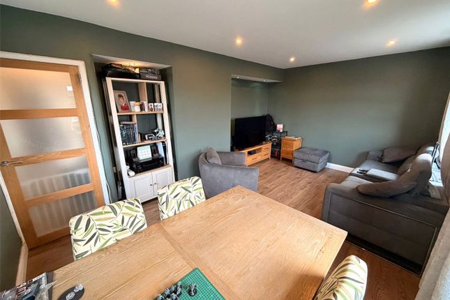 2, Douglas Avenue, Bolton photo 3