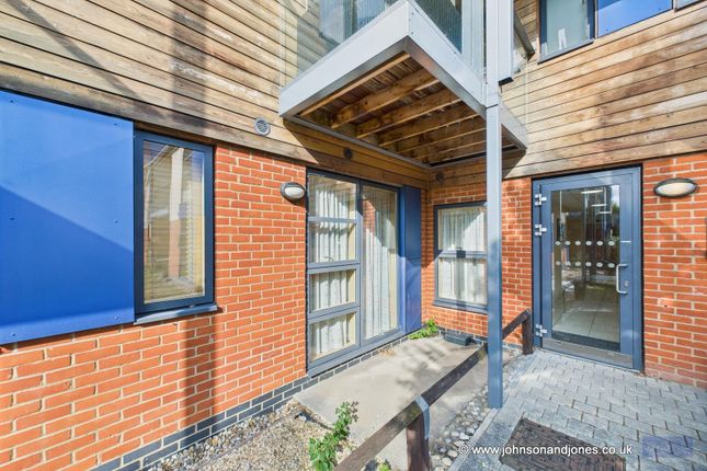 82, Pretoria Road, Chertsey photo 2
