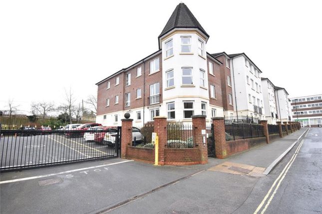 1-bed house on Flat 46, Kingsley Court, Windsor Way, Aldershot, £5,000