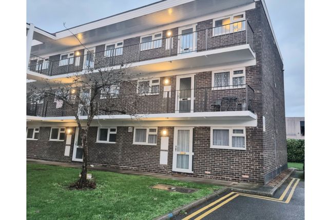 Flat for sale in Goldlay Avenue, Chelmsford