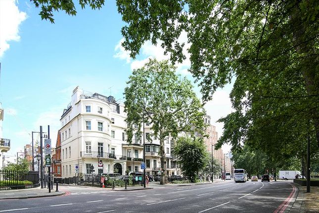 Flat to rent in Park Lane, Mayfair