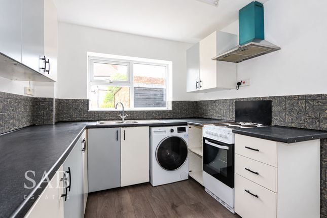 3 Newdene Avenue, Northolt photo 2