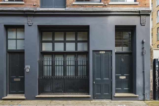 Flat to rent in Calvin Street, London