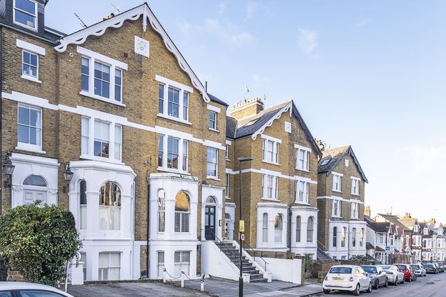 Flat to rent in Onslow Road, Richmond