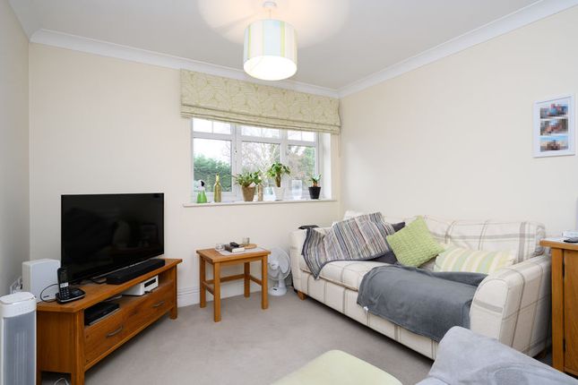 6 Oakdene House, Brighton Road, Addlestone photo 4