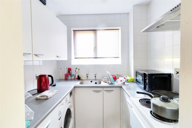 61, Reddings Park, Cheltenham photo 2