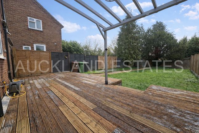 28, Brookside, South Mimms photo 2
