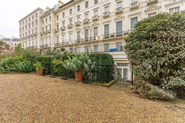 Flats For In Hyde Park Gardens London W2 Thumbnail Flat For In Hyde Park Gardens Square