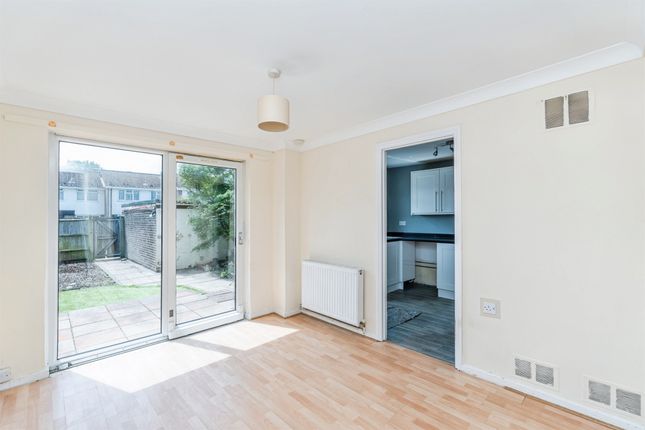 9, Norris Close, Romsey photo 4