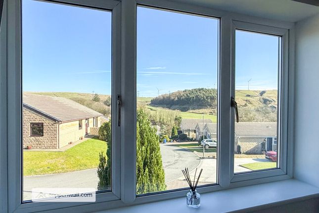 14, Nicola Close, Bacup photo 3