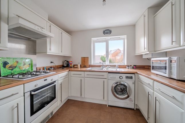 80, Lapwing Way, Alton photo 3