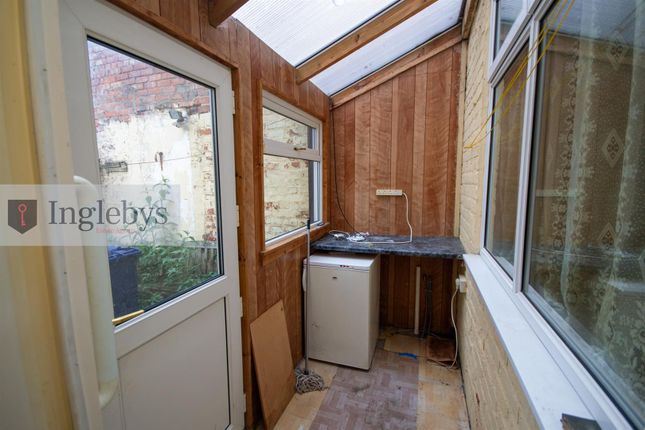 36, Foster Street, BROTTON photo 5