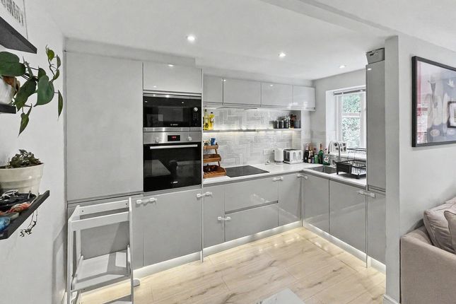 3, Holly Place, High Wycombe photo 4