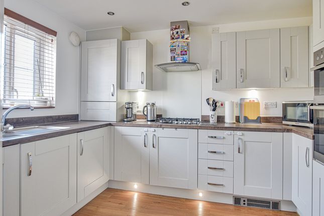5, Hibbert Drive, Great Dunmow photo 3