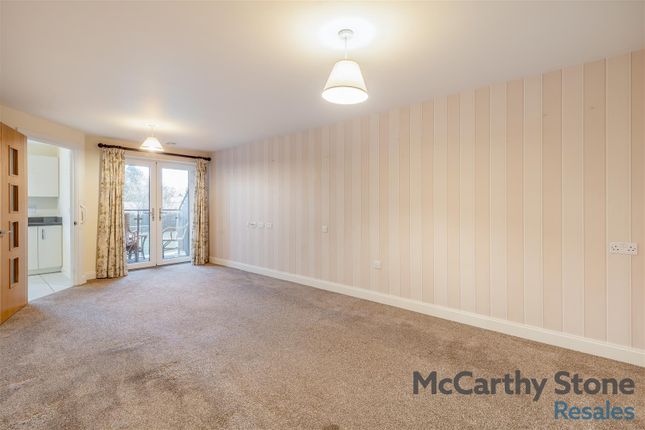 27 Thorneycroft, Wood Road, Wolverhampton photo 2