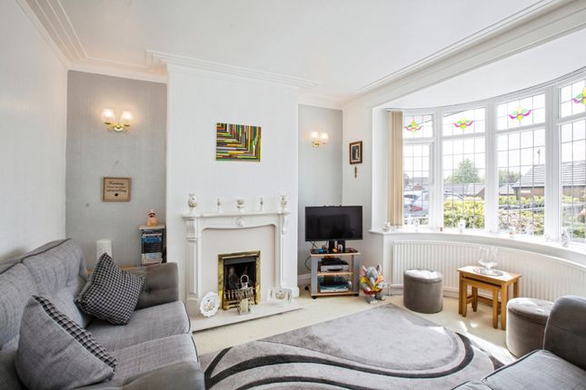 32, Tewit Lane, West Yorkshire photo 2