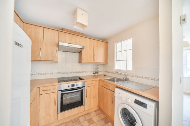 6, Hoddinott Road, Hampshire photo 3