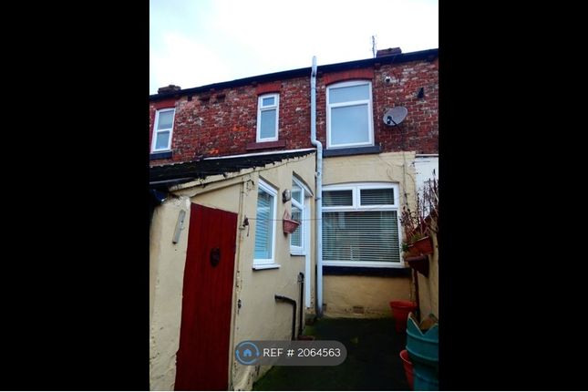 Terraced house to rent in Leng Road, Manchester