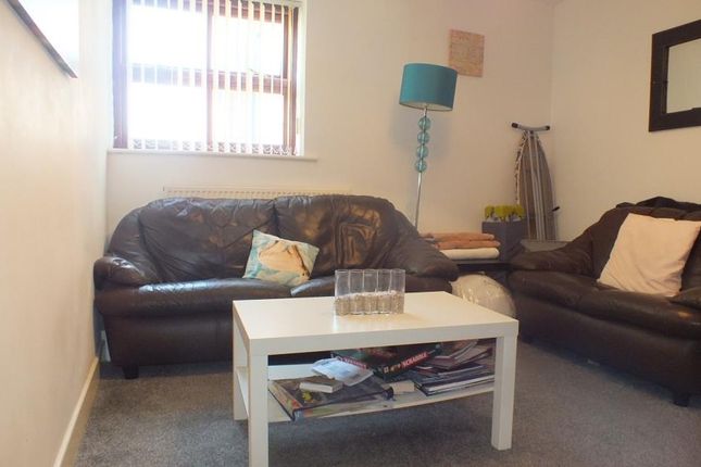 Flat to rent in Kelso Heights, University, Leeds