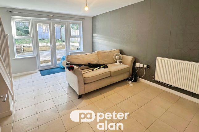 73b, BRIDGEND photo 5