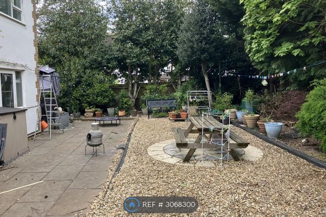 Le Marchant Road, Frimley, Camberley photo 3